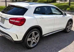 2015 Mercedes-Benz GLA 250 4MATIC — photograph 2