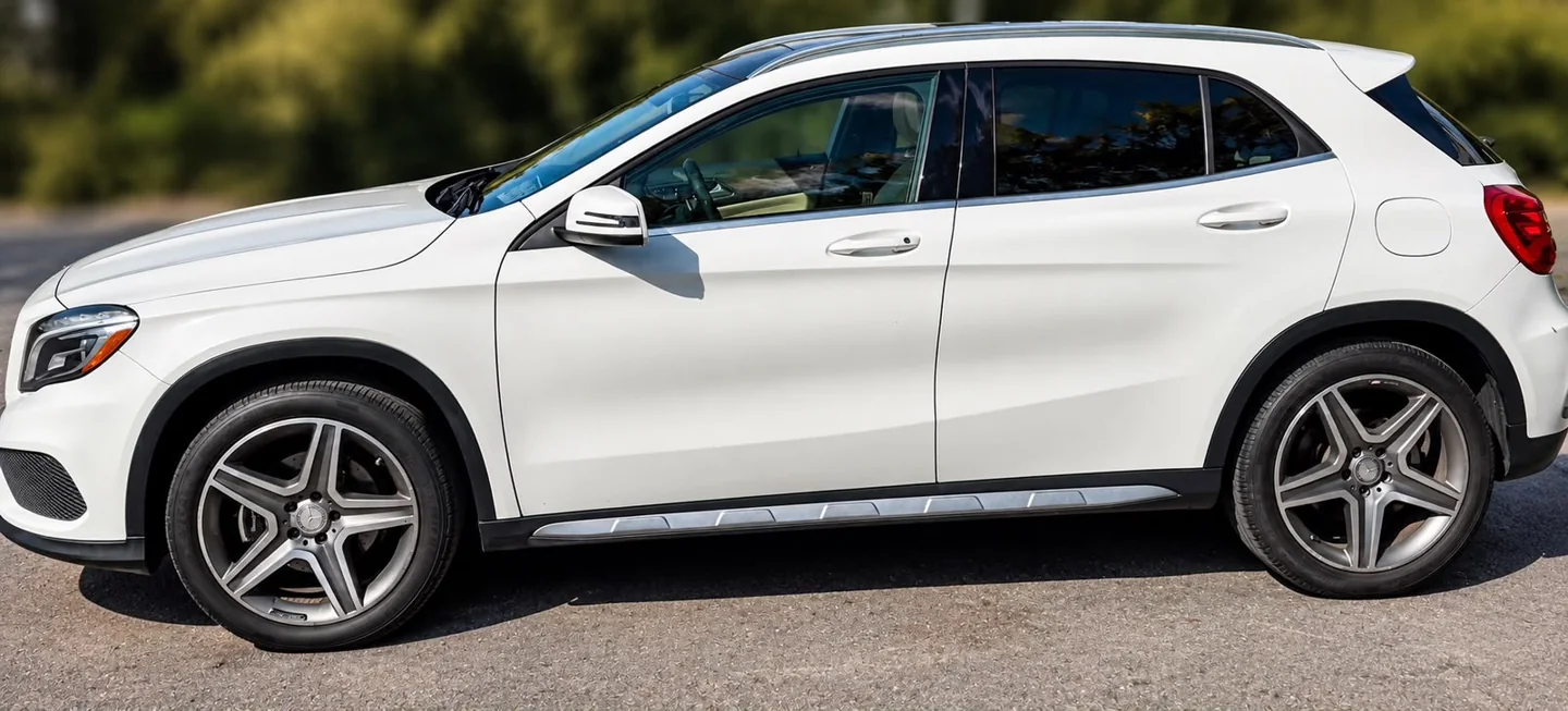 2015 Mercedes-Benz GLA 250 4MATIC, real side photograph