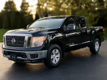 2018 Nissan Titan SV 4x4 — photograph 2
